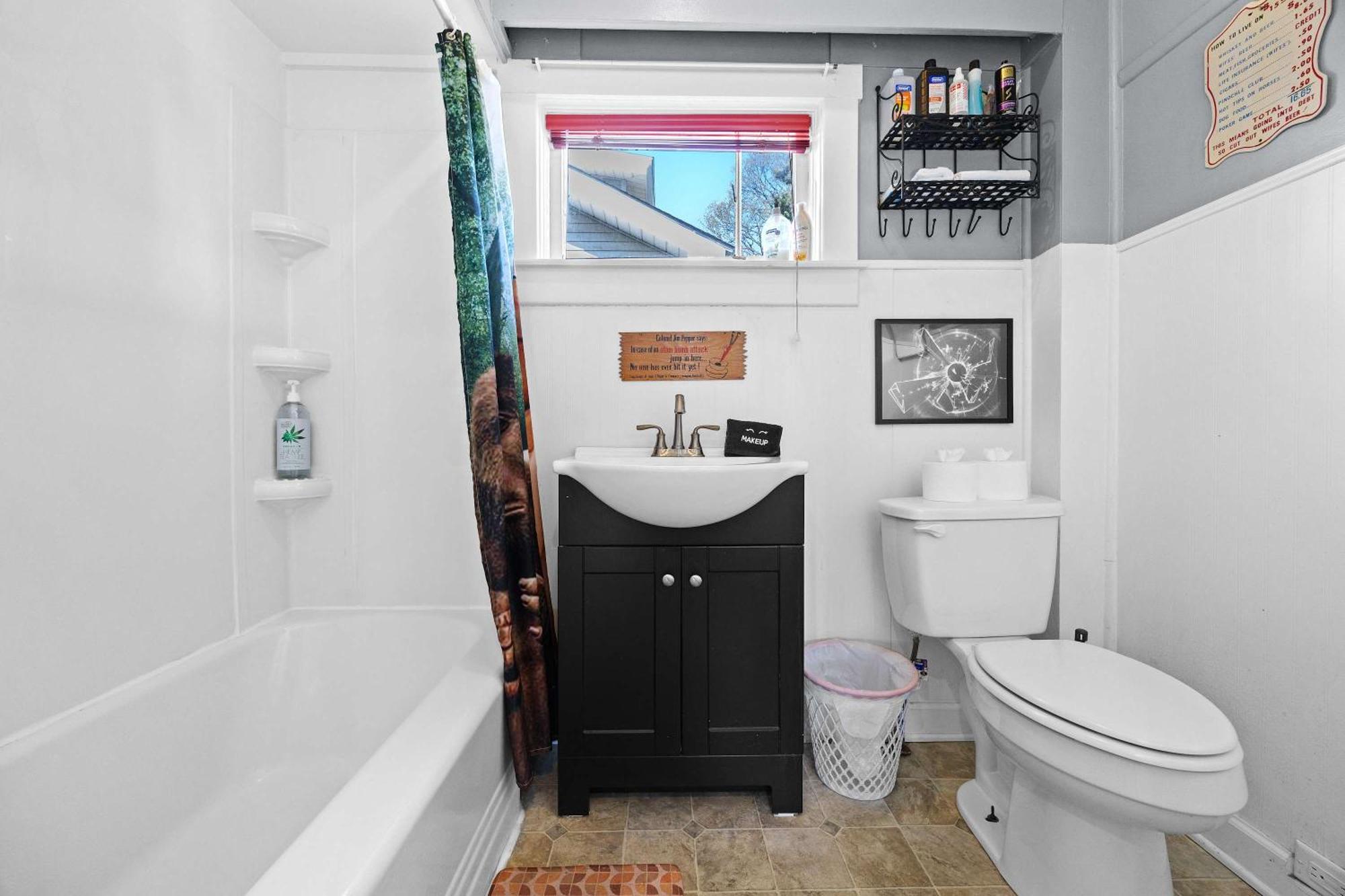 Apartment Rock & Roll Retreat In The Heart Of