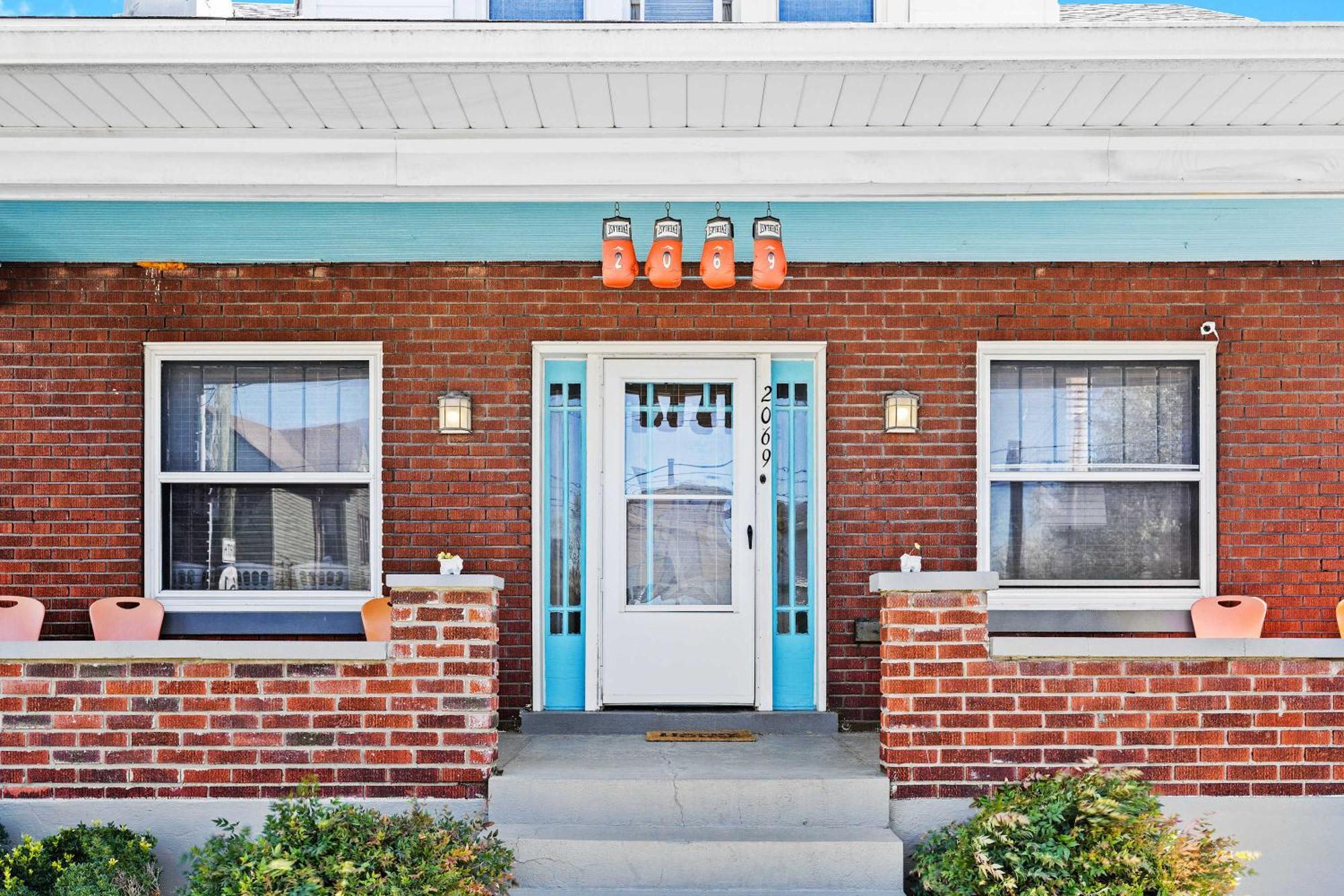 Rock & Roll Retreat In The Heart Of Apartment Louisville