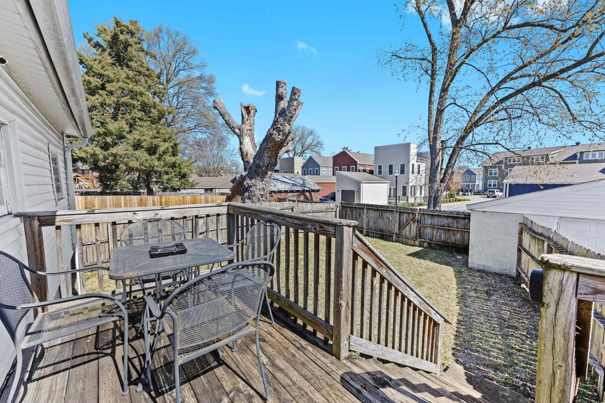 Rock & Roll Retreat In The Heart Of * Louisville