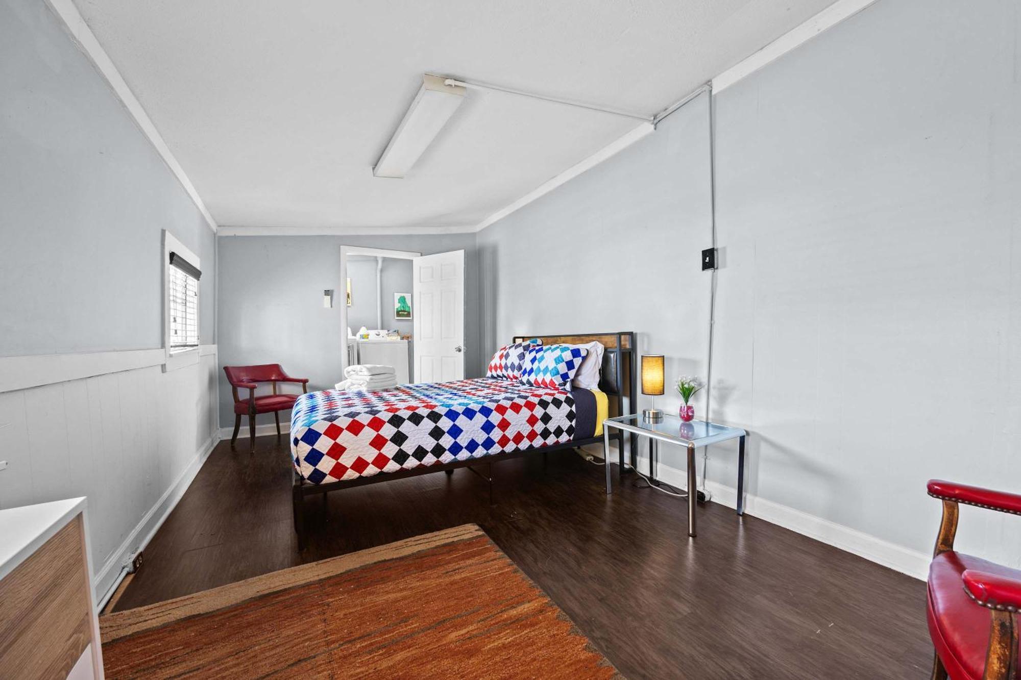 Rock & Roll Retreat In The Heart Of *