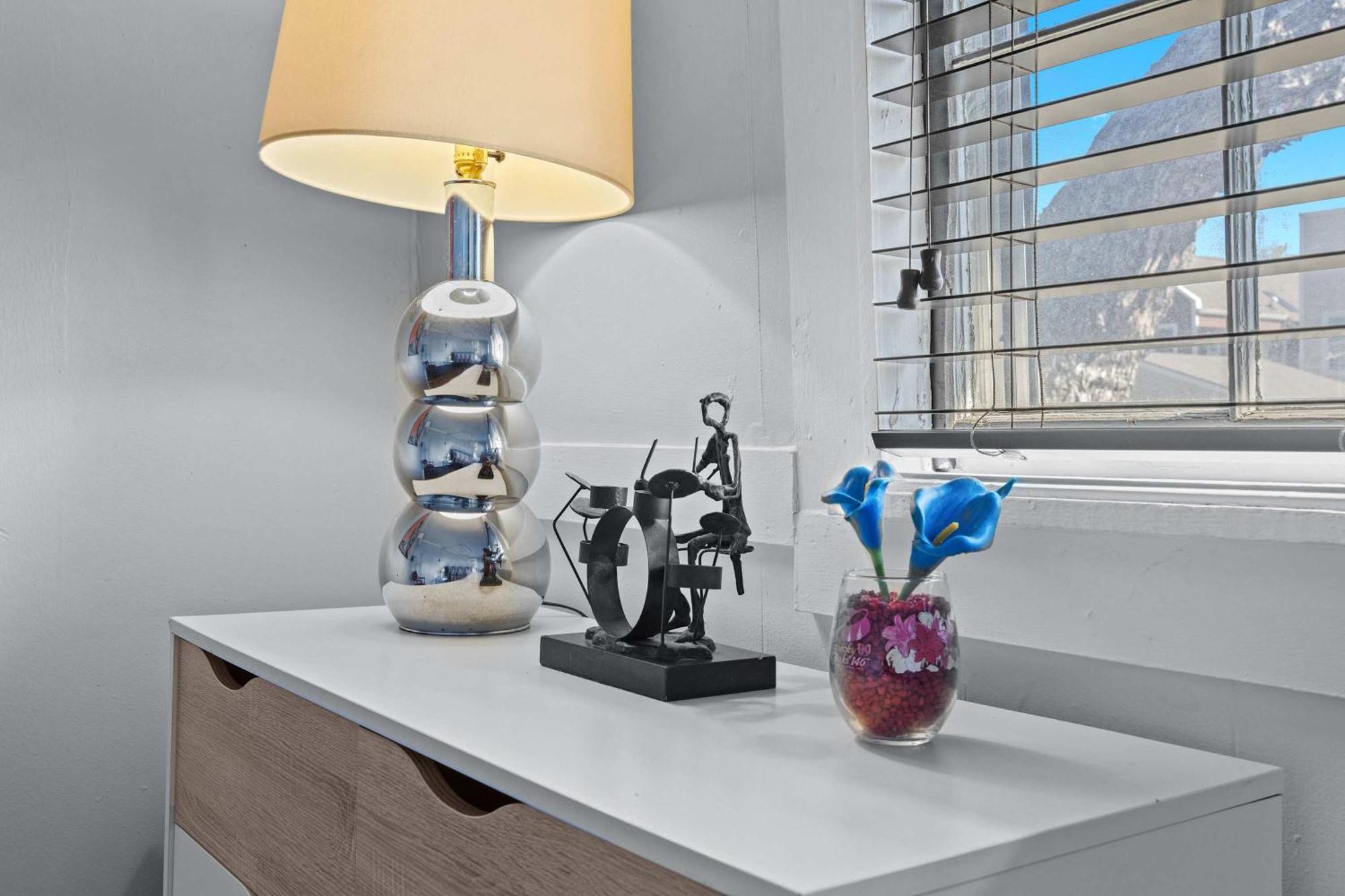 Rock & Roll Retreat In The Heart Of Apartment Louisville