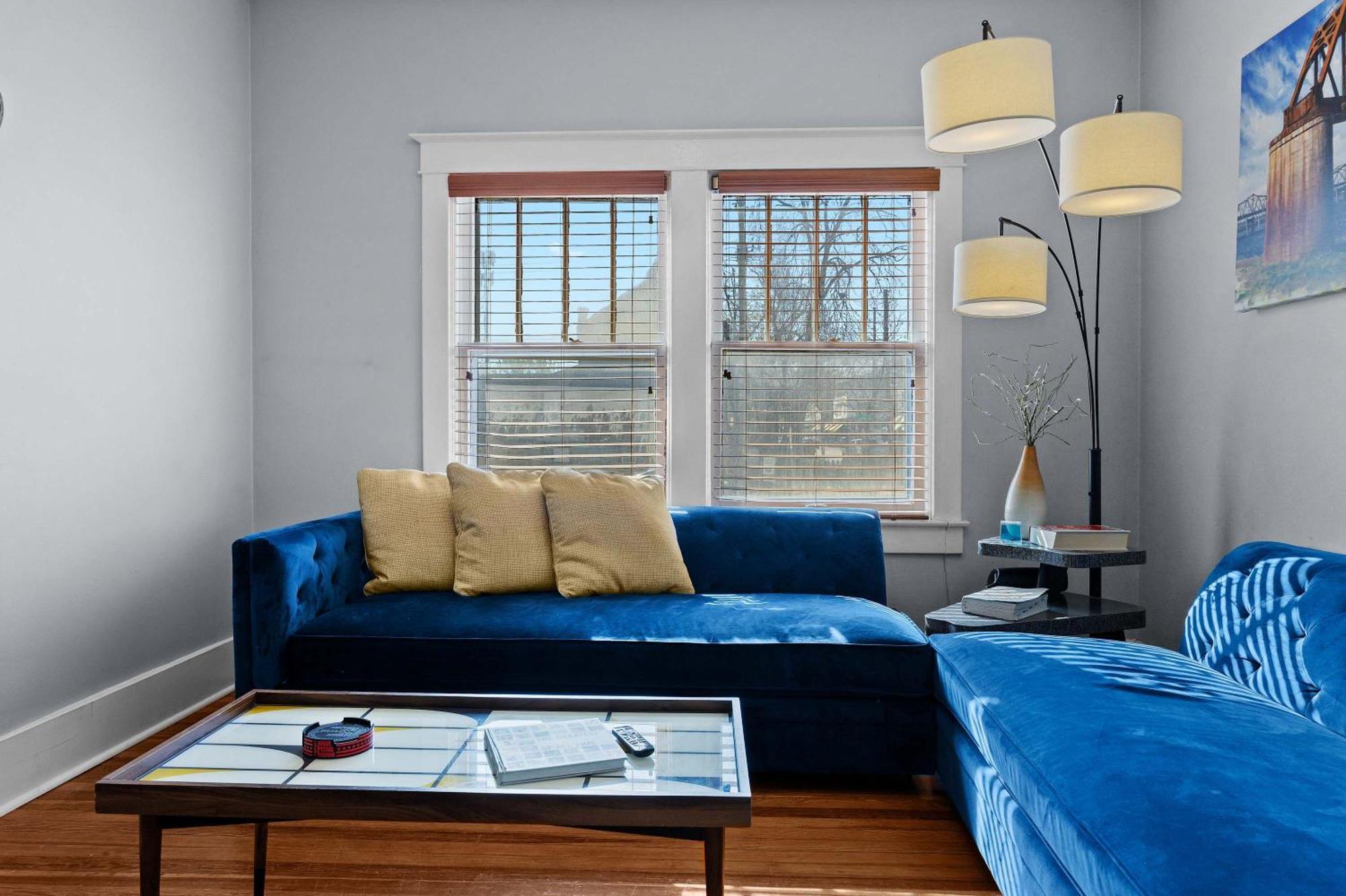 Rock & Roll Retreat In The Heart Of Apartment