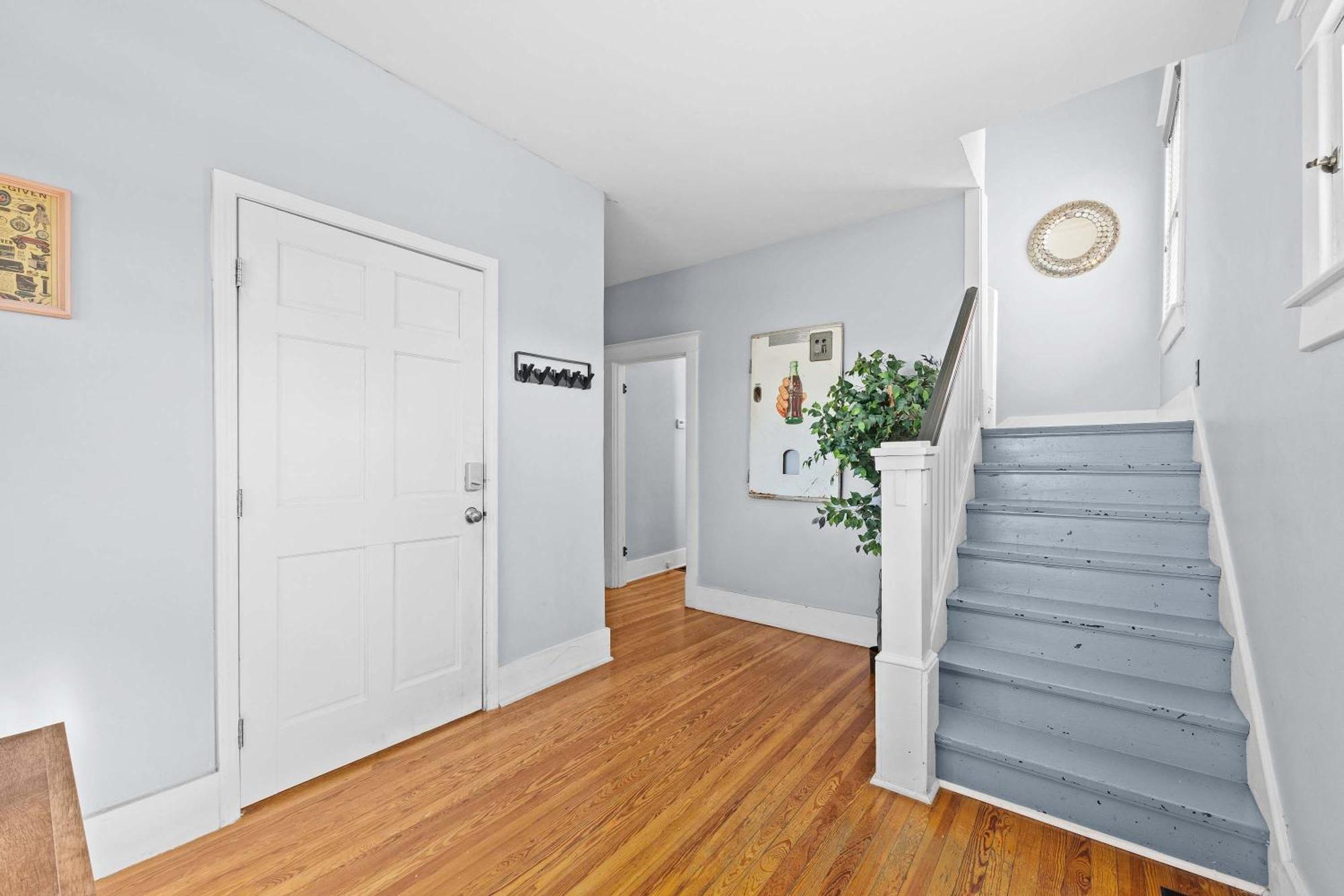 Rock & Roll Retreat In The Heart Of *