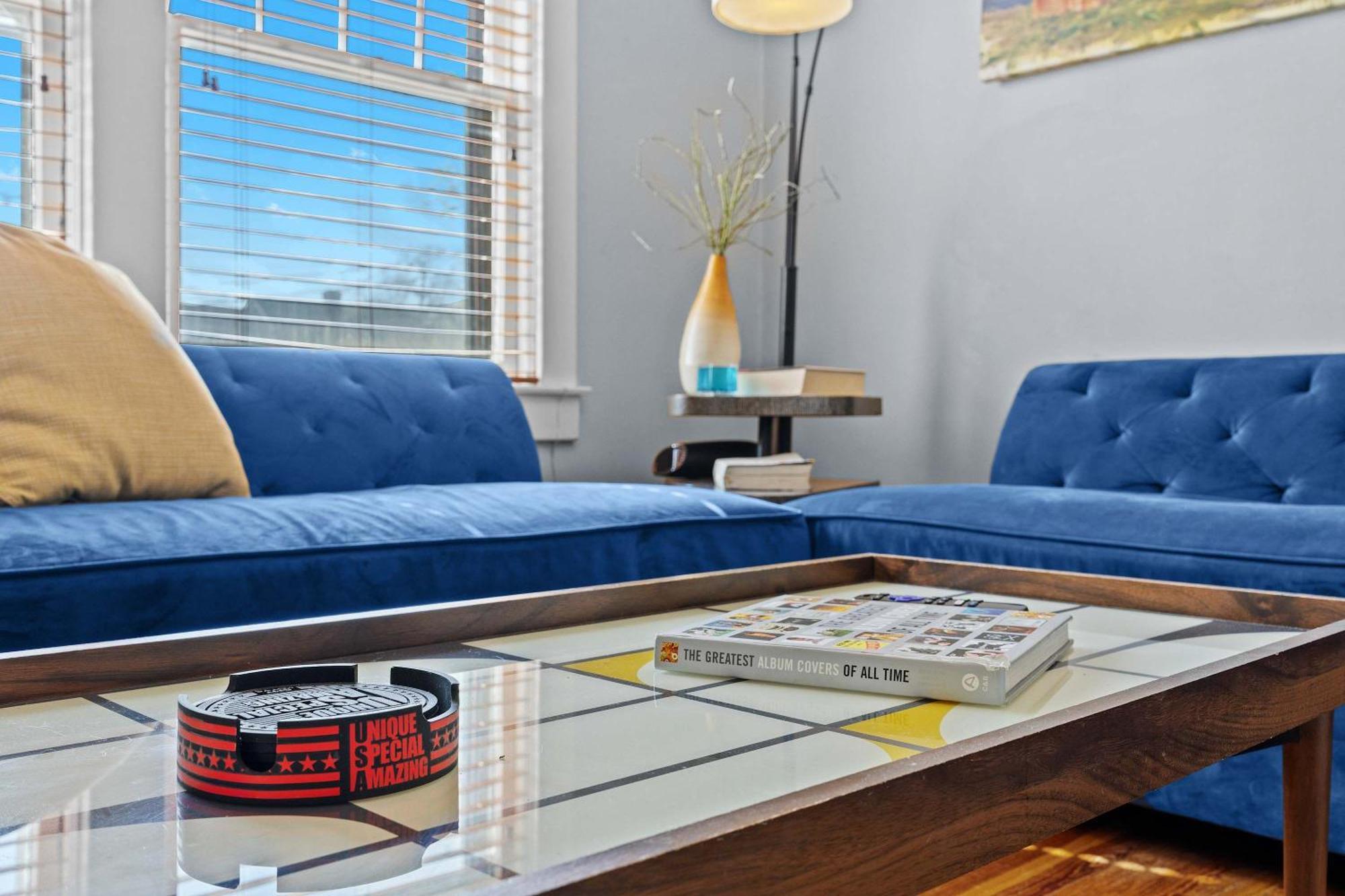 Rock & Roll Retreat In The Heart Of Apartment