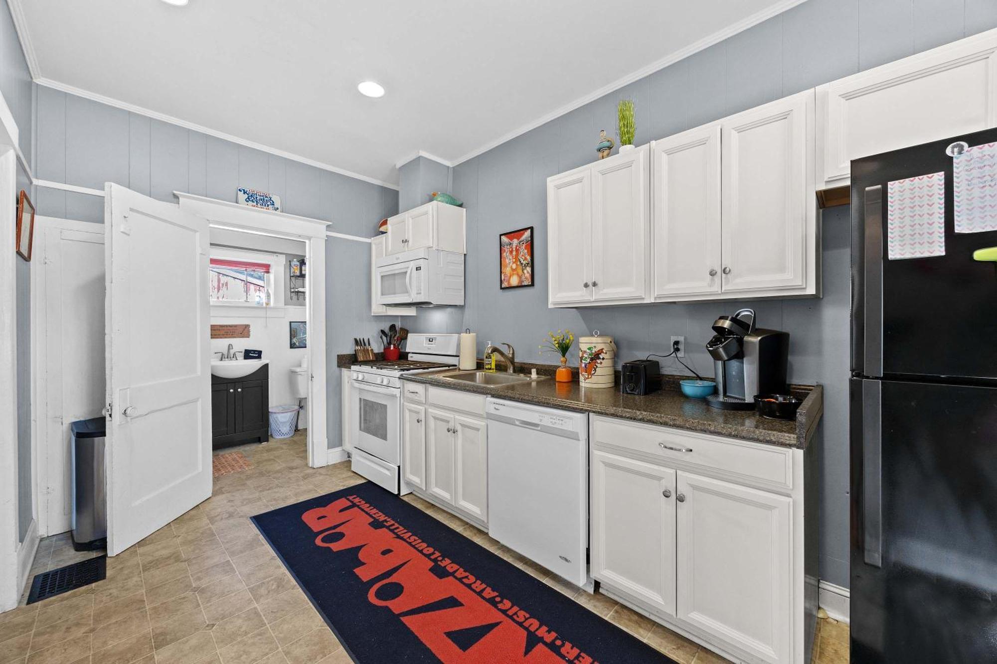 Rock & Roll Retreat In The Heart Of Apartment Louisville