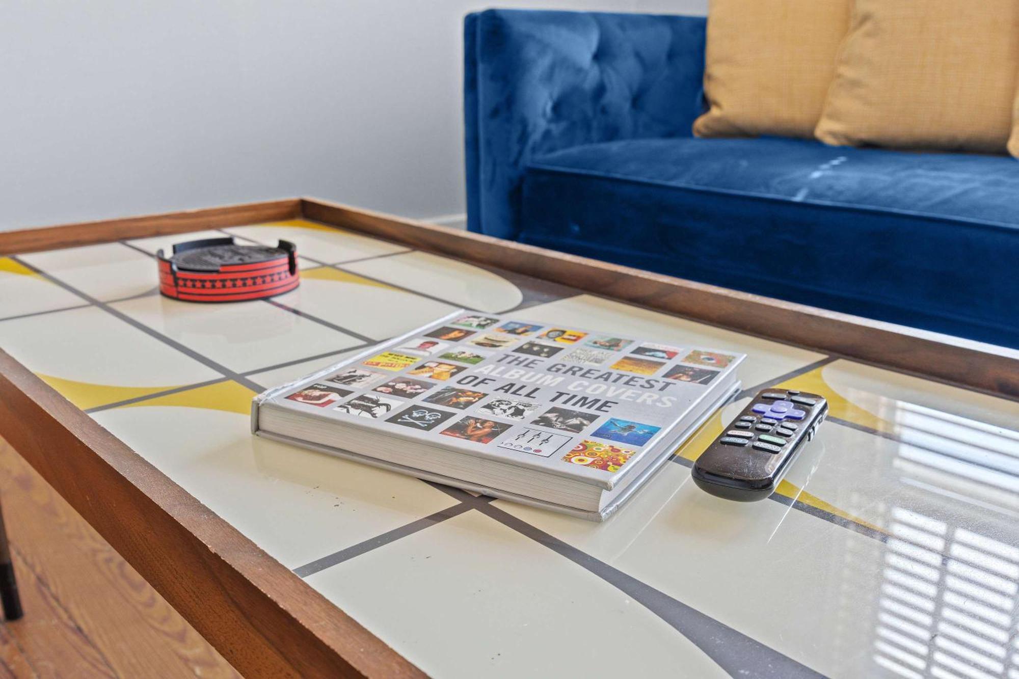 Rock & Roll Retreat In The Heart Of Apartment *