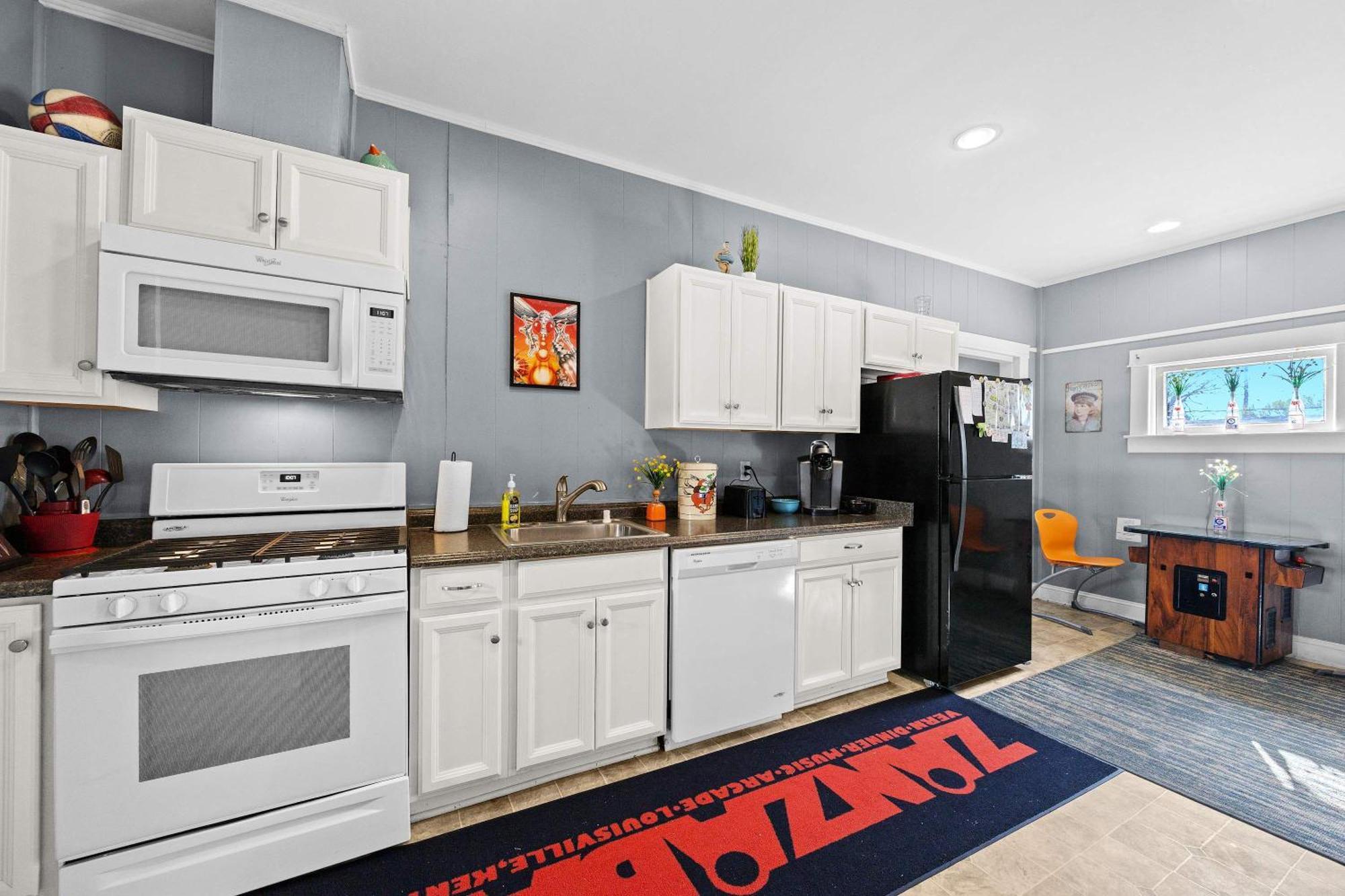 Apartment Rock & Roll Retreat In The Heart Of Louisville